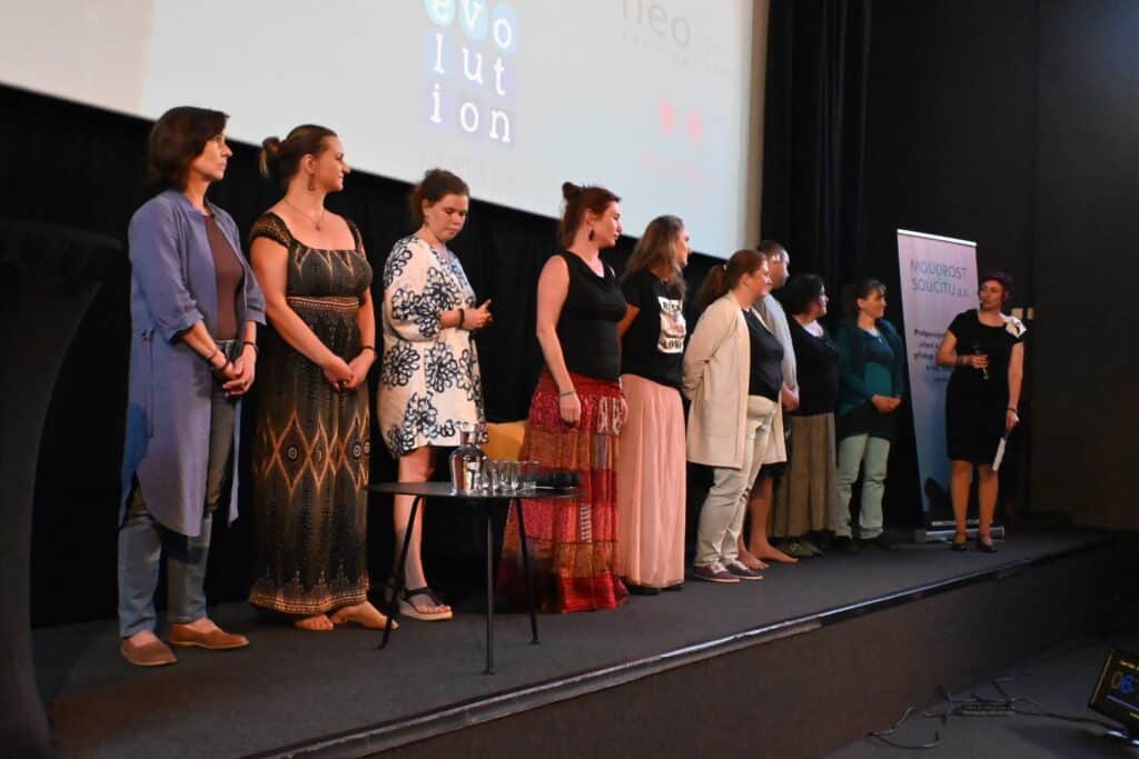 Organizátoři promítání filmu Moudrost traumatu obdrželi ovace a novou knihu Gabora Maté Mýtus normálnosti